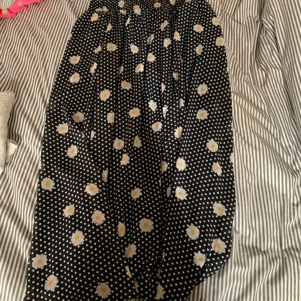 Roolee daisy skirt size medium